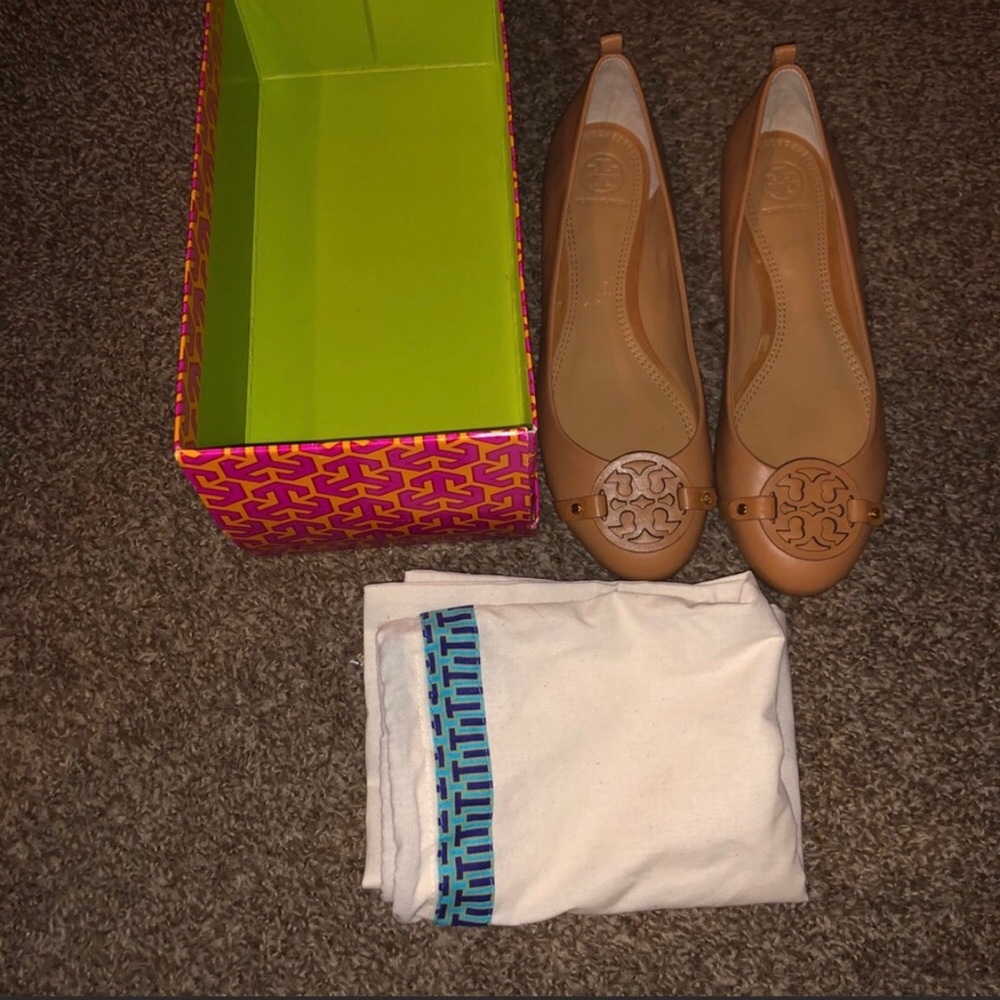 Tory Burch Nude -NO BOX- incorrect box